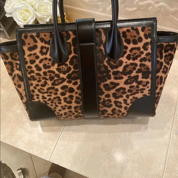 GUCCI Calf Hair and Leather Cheetah Handbag. Animal Print Tote - Picture 8 of 8